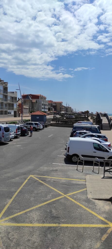 Transfert de la gare à Lacanau Océan en toute commodité avec notre service de transport VTC